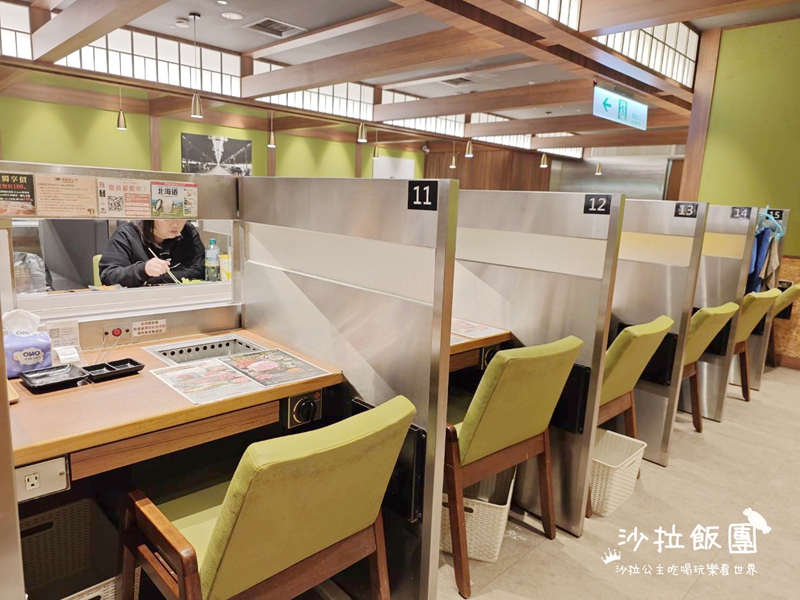 台北車站美食『上村牧場微風北車店』一個人也可以吃燒肉、商業午餐