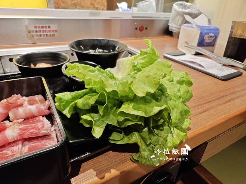 台北車站美食『上村牧場微風北車店』一個人也可以吃燒肉、商業午餐