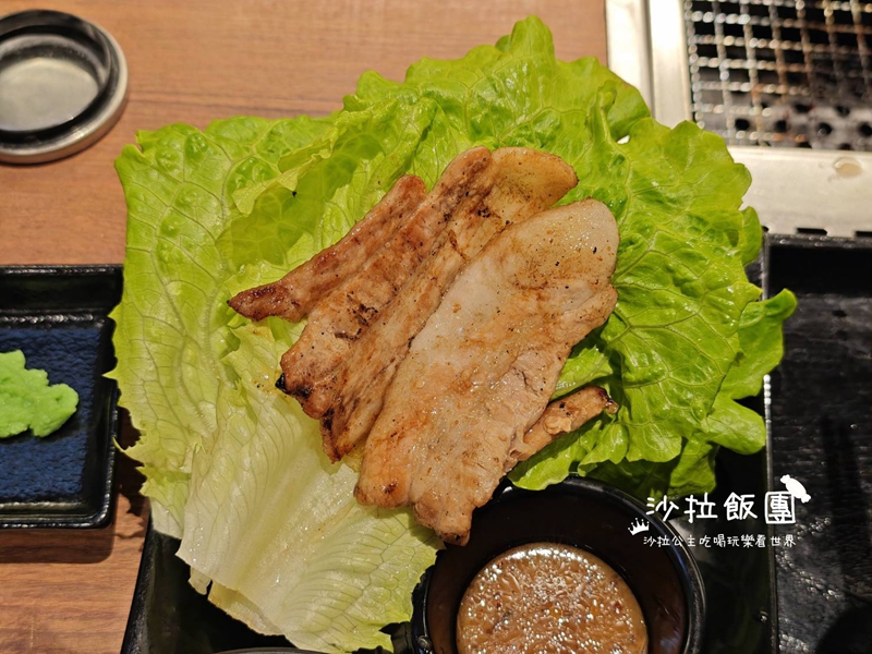 台北車站美食『上村牧場微風北車店』一個人也可以吃燒肉、商業午餐