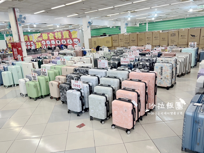 台中南屯行李箱特賣，工廠直營廠拍，最低990元起，胖胖箱、登機箱、包包通通有