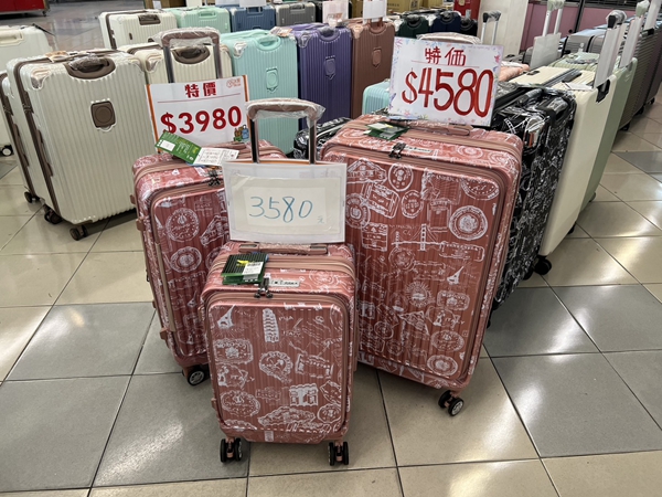 台中南屯行李箱特賣，工廠直營廠拍，最低990元起，胖胖箱、登機箱、包包通通有