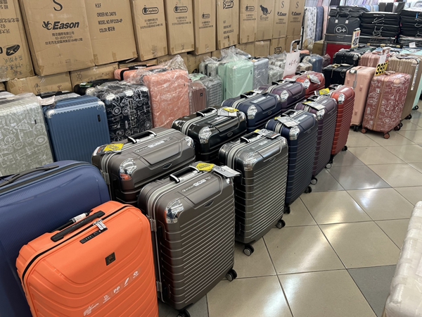 高雄大樹行李箱特賣會，工廠直營廠拍最低990元起