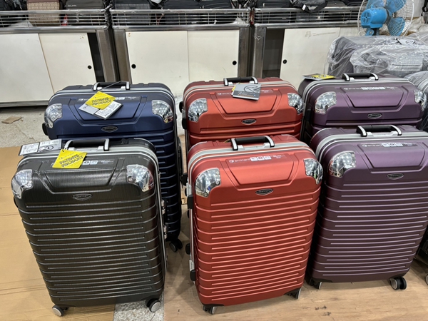 高雄大樹行李箱特賣會，工廠直營廠拍最低990元起