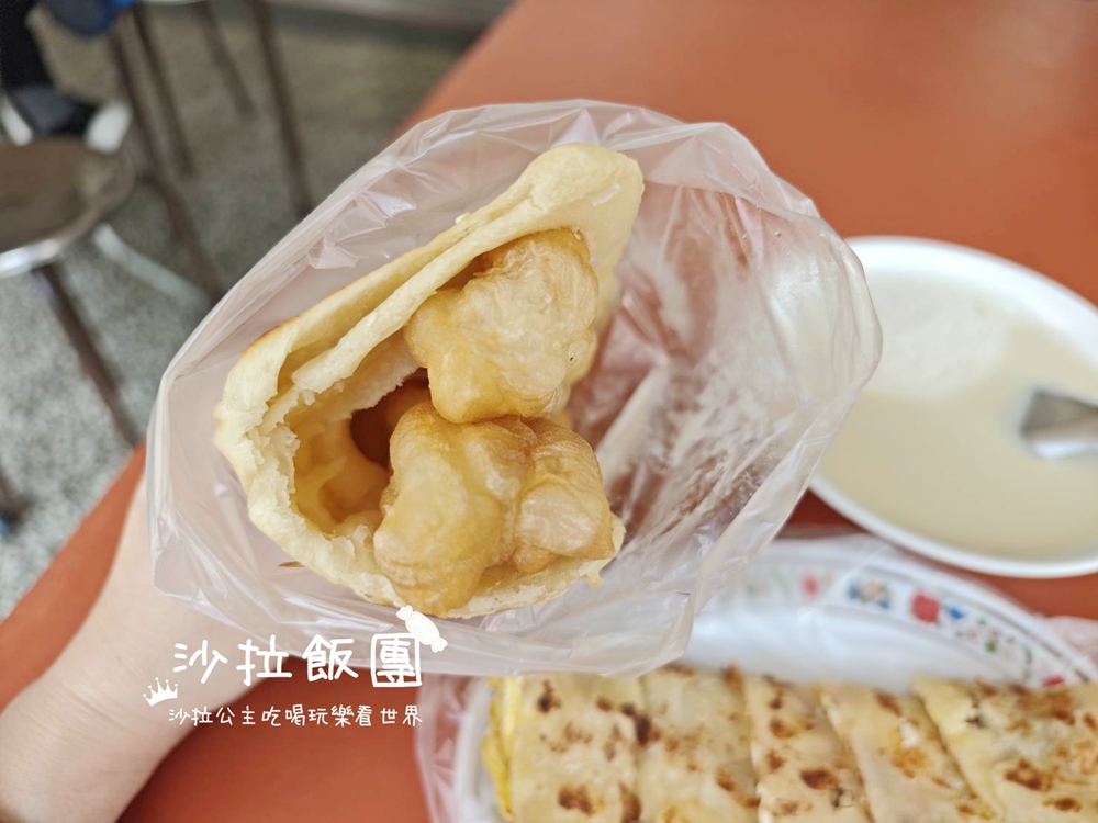 士林美食『至誠豆漿坊』燒餅現擀現烤,厚實蛋餅 8 士林美食『至誠豆漿坊』燒餅現擀現烤,厚實蛋餅