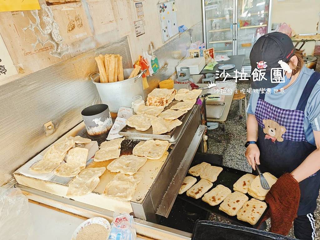 士林美食『至誠豆漿坊』燒餅現擀現烤,厚實蛋餅 7 士林美食『至誠豆漿坊』燒餅現擀現烤,厚實蛋餅