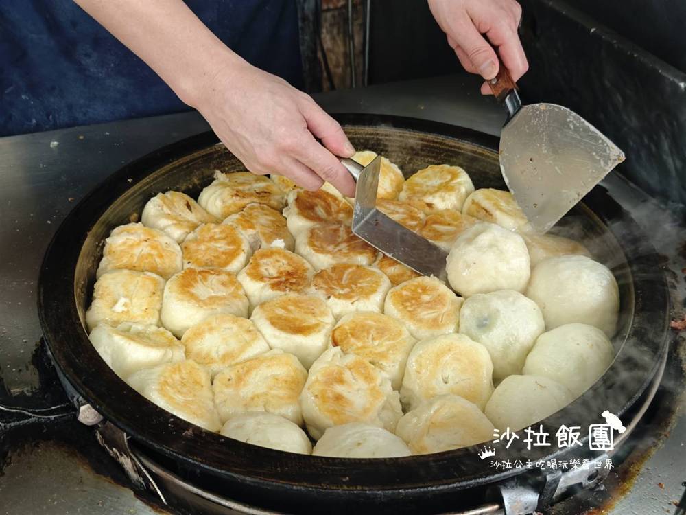 士林劍潭排隊美食『劍潭蔥油餅』爆汁蘿蔔絲餅 9 士林劍潭排隊美食『劍潭蔥油餅』爆汁蘿蔔絲餅