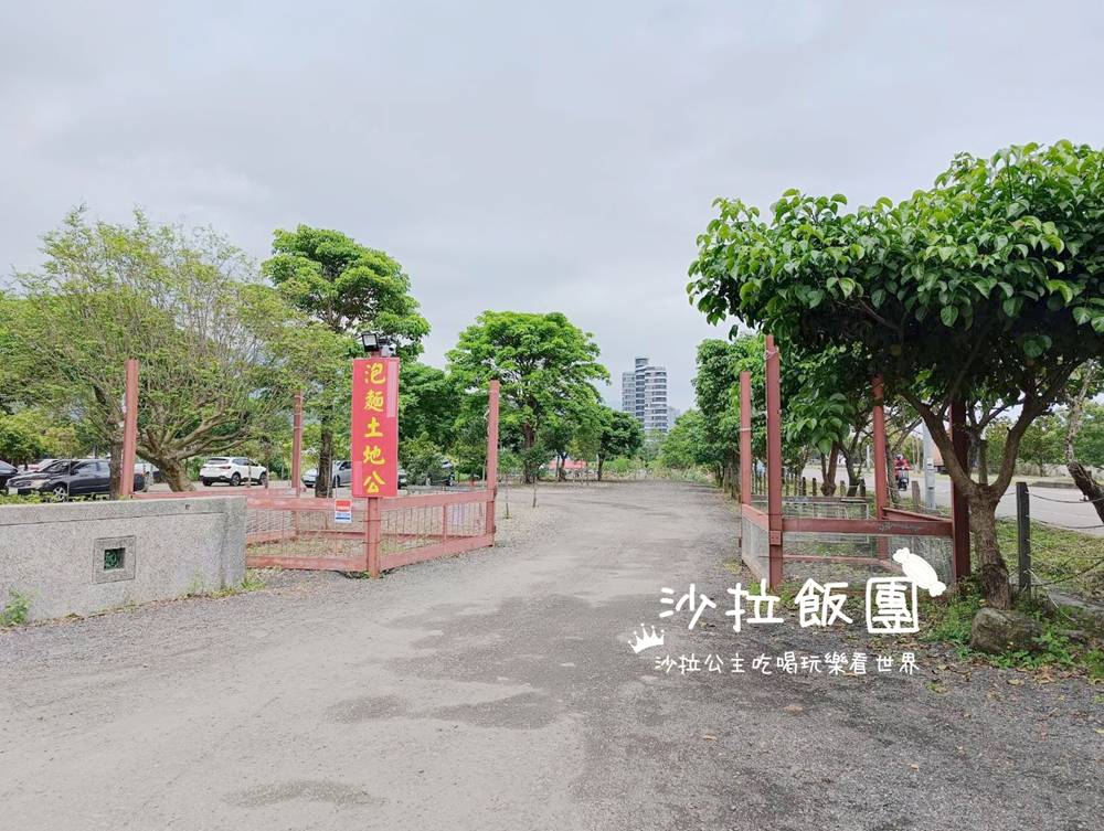 宜蘭頭城泡麵土地公廟，來拜拜順便吃泡麵