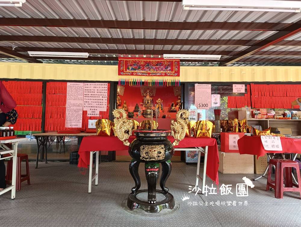 宜蘭頭城泡麵土地公廟，來拜拜順便吃泡麵