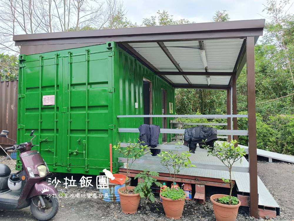 宜蘭頭城泡麵土地公廟，來拜拜順便吃泡麵