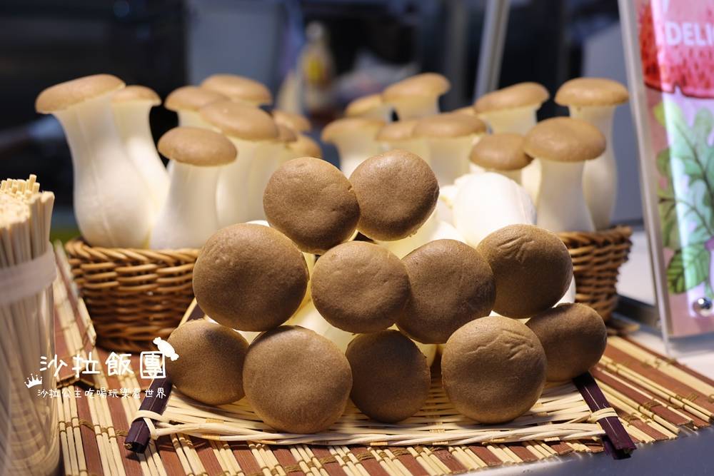 士林夜市地下美食街35間台味小吃，冷氣有強