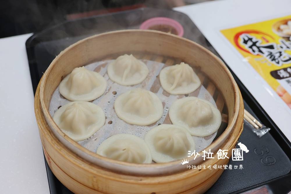 士林夜市地下美食街35間台味小吃，冷氣有強