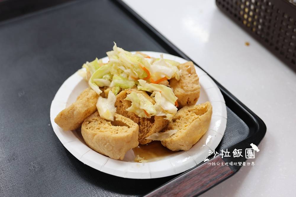 士林夜市地下美食街35間台味小吃，冷氣有強
