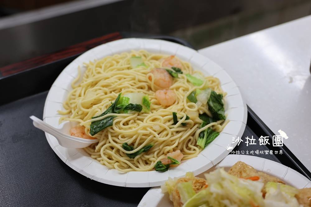 士林夜市地下美食街35間台味小吃，冷氣有強