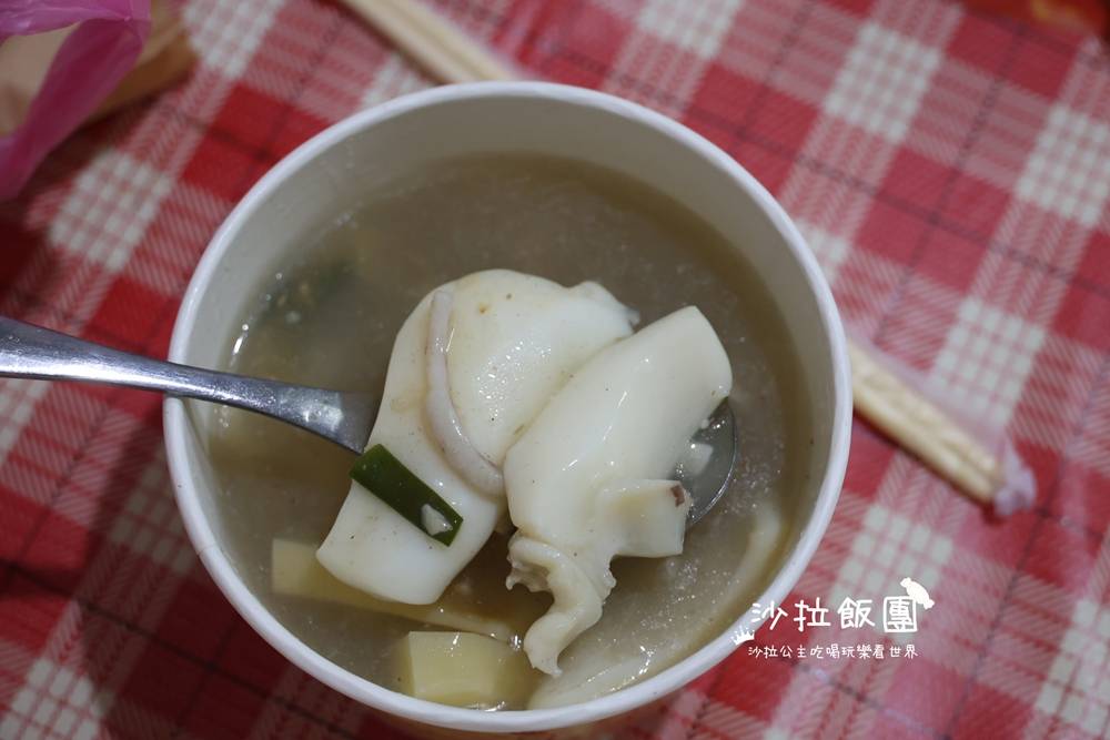 士林夜市地下美食街35間台味小吃，冷氣有強