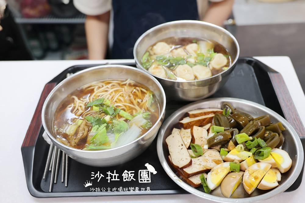 士林夜市地下美食街35間台味小吃，冷氣有強