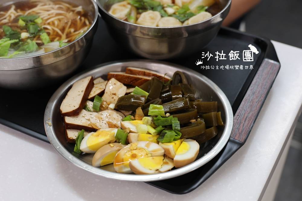 士林夜市地下美食街35間台味小吃，冷氣有強