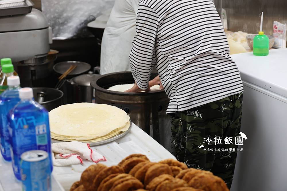 士林夜市地下美食街35間台味小吃，冷氣有強