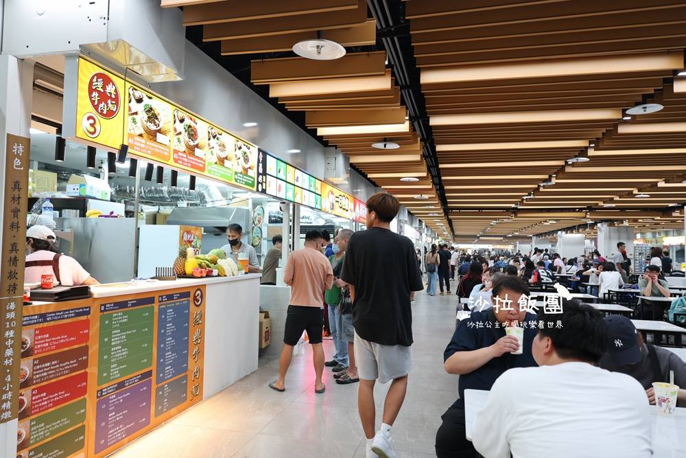 士林夜市地下美食街35間台味小吃，冷氣有強