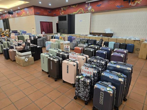 新竹竹東行李箱特賣會,工廠直營廠拍最低990元起,胖胖箱、登機箱、前開式行李箱通通有 20 新竹竹東行李箱特賣會,工廠直營廠拍最低990元起,胖胖箱、登機箱、前開式行李箱通通有