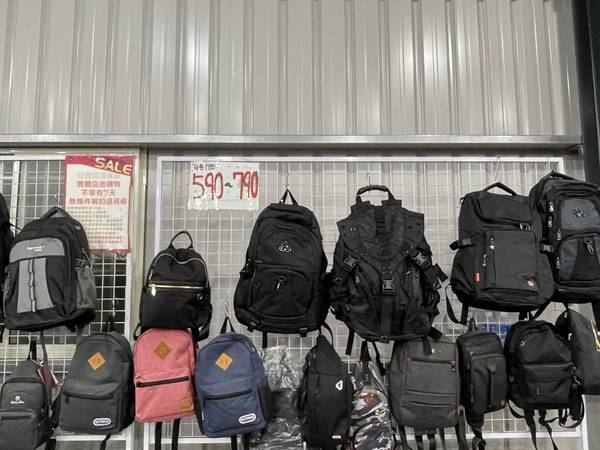 高雄大寮行李箱特賣會，登機箱990元起、胖胖箱、前開式行李箱、包包