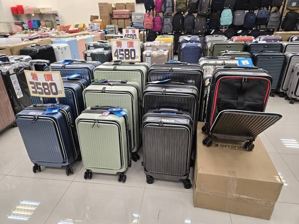 【彰化秀水行李箱特賣會】行李箱最低990元起，胖胖箱、前開式行李箱、包包