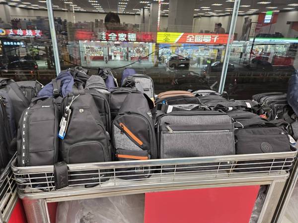 【彰化秀水行李箱特賣會】行李箱最低990元起，胖胖箱、前開式行李箱、包包