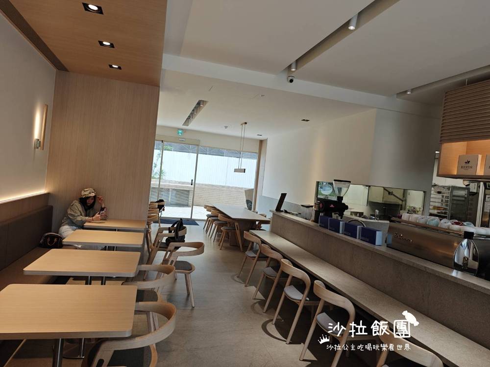 士林不限時咖啡『REEDS PIZZERIA COFFEE 士林店』麵包、沙拉