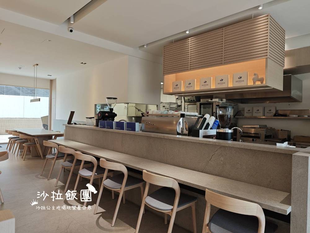 士林不限時咖啡『REEDS PIZZERIA COFFEE 士林店』麵包、沙拉