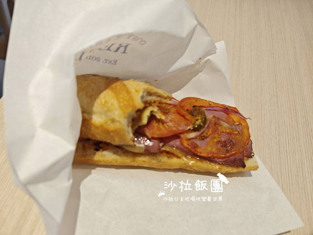 士林不限時咖啡『REEDS PIZZERIA COFFEE 士林店』麵包、沙拉