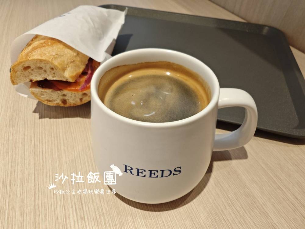 士林不限時咖啡『REEDS PIZZERIA COFFEE 士林店』麵包、沙拉