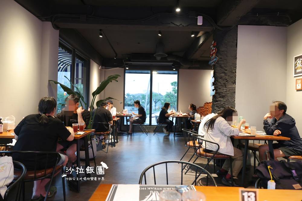 宜蘭冬山牛排『優來客牛排』假日需訂位