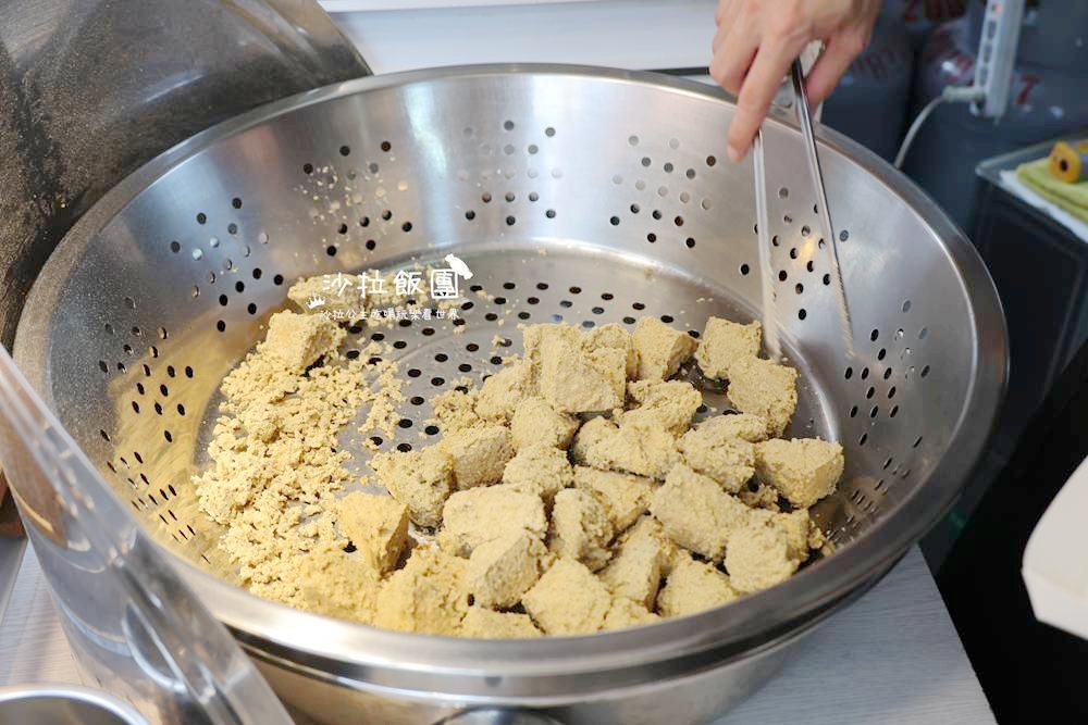 士林夜市美食『一派胡塩酵素臭豆腐(士林可愛店）』