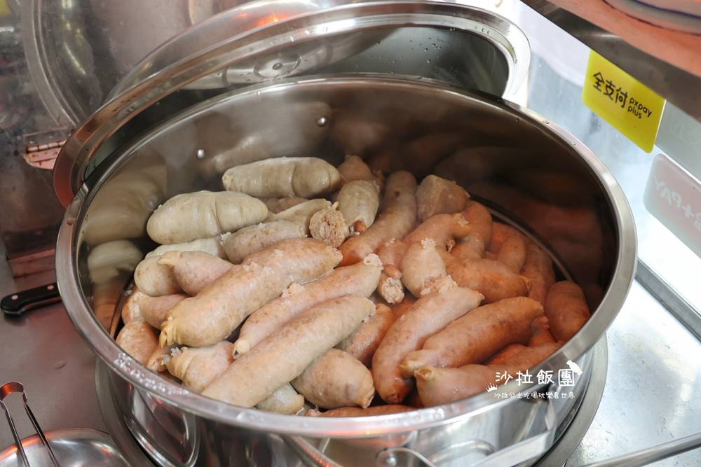 士林夜市美食『堃叔手作糯米腸』糯米腸配雞湯