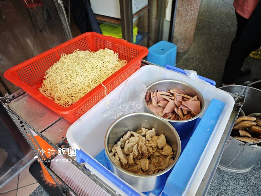 宜蘭美食『韓國沙茶魷魚焿』宜蘭老店、肉粽