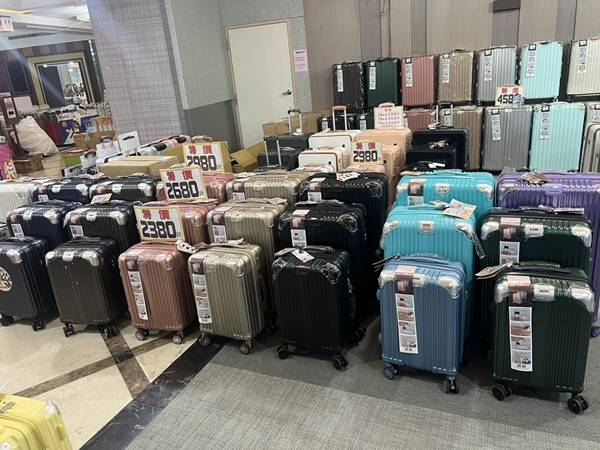 台中豐原行李箱特賣會,工廠直營廠拍,最低990元,後背包、胖胖箱、前開式行李箱 10 台中豐原行李箱特賣會,工廠直營廠拍,最低990元,後背包、胖胖箱、前開式行李箱