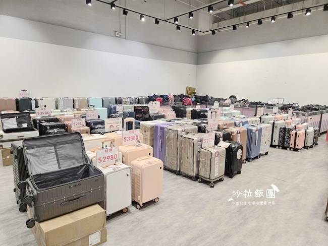 台中南區行李箱特賣會，最低990元起、 胖胖箱、前開式行李箱、 後背包