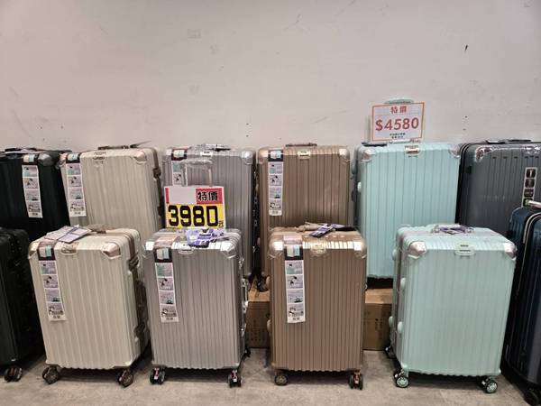 台中南區行李箱特賣會,最低990元起、 胖胖箱、前開式行李箱、 後背包 14 台中南區行李箱特賣會,最低990元起、 胖胖箱、前開式行李箱、 後背包