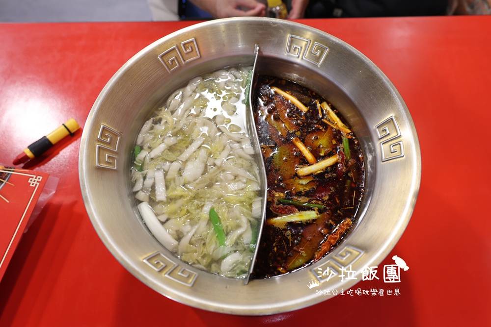 中山串串『擼吉霸』正宗成都四川麻辣串串火鍋,一串10元,宵夜 19 中山串串『擼吉霸』正宗成都四川麻辣串串火鍋,一串10元,宵夜