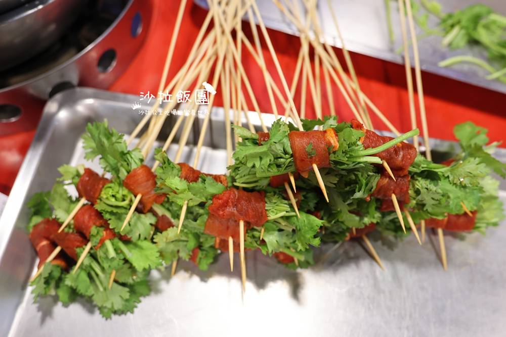 中山串串『擼吉霸』正宗成都四川麻辣串串火鍋,一串10元,宵夜 25 中山串串『擼吉霸』正宗成都四川麻辣串串火鍋,一串10元,宵夜