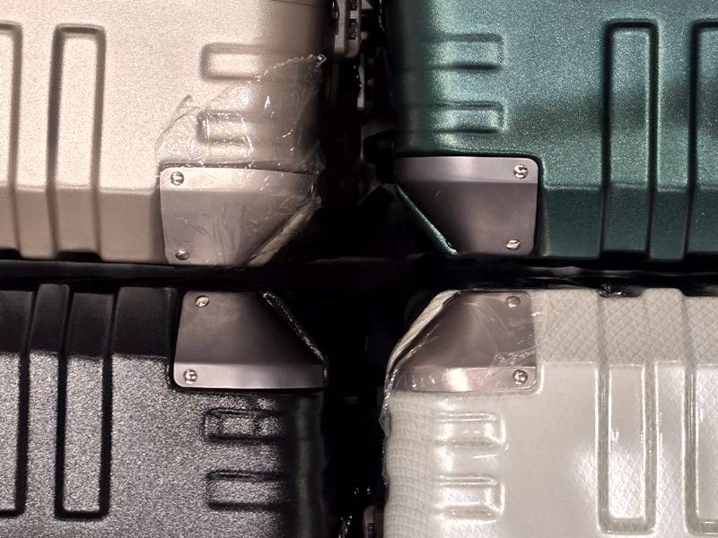 台中豐原行李箱特賣會,最低800元起,前開式行李箱、胖胖箱 16 台中豐原行李箱特賣會,最低800元起,前開式行李箱、胖胖箱