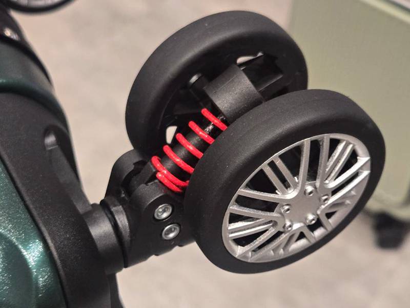 台中豐原行李箱特賣會,最低800元起,前開式行李箱、胖胖箱 18 台中豐原行李箱特賣會,最低800元起,前開式行李箱、胖胖箱