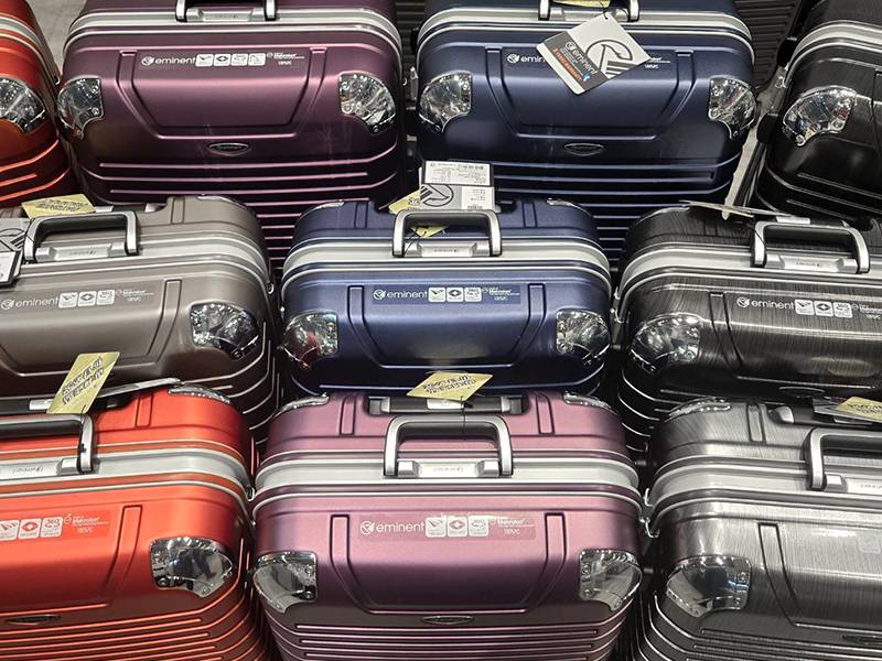 台中豐原行李箱特賣會,工廠直營廠拍,最低990元,後背包、胖胖箱、前開式行李箱 12 台中豐原行李箱特賣會,工廠直營廠拍,最低990元,後背包、胖胖箱、前開式行李箱