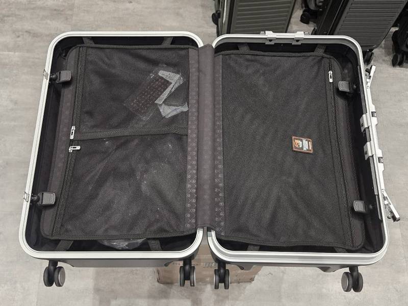 台中豐原行李箱特賣會,工廠直營廠拍,最低990元,後背包、胖胖箱、前開式行李箱 13 台中豐原行李箱特賣會,工廠直營廠拍,最低990元,後背包、胖胖箱、前開式行李箱