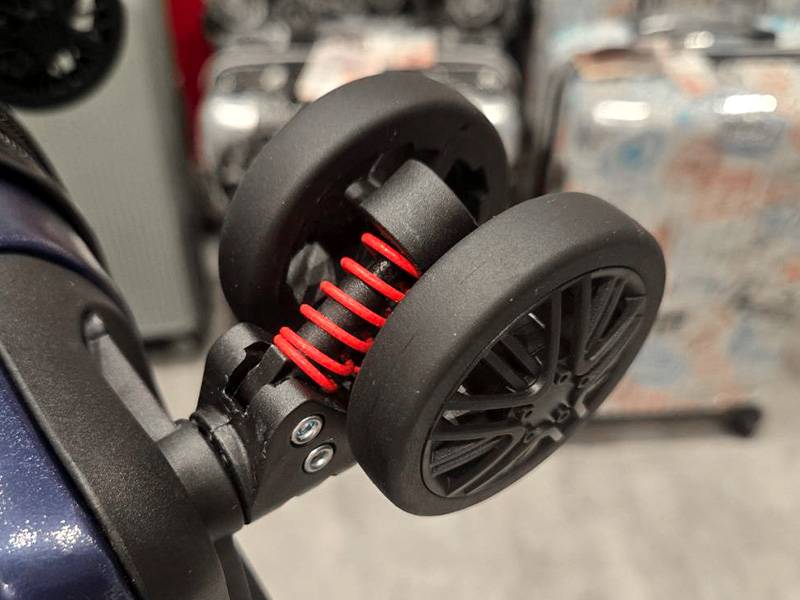 台中豐原行李箱特賣會,最低800元起,前開式行李箱、胖胖箱 48 台中豐原行李箱特賣會,最低800元起,前開式行李箱、胖胖箱