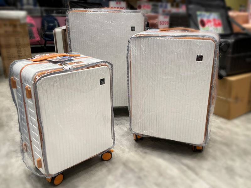 台北松山行李箱特賣會，工廠直營廠拍最低800元起，超夯前開式行李箱、後背包、登機箱通通有