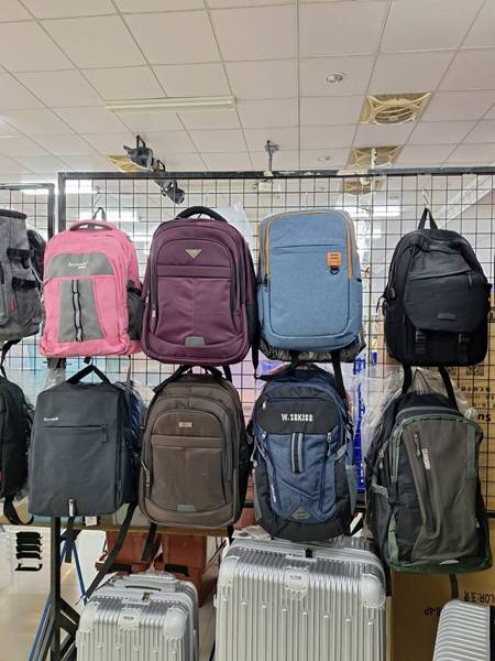 雲林台西行李箱特賣會,最低800元起,胖胖箱、前開式行李箱、包包 37 雲林台西行李箱特賣會,最低800元起,胖胖箱、前開式行李箱、包包