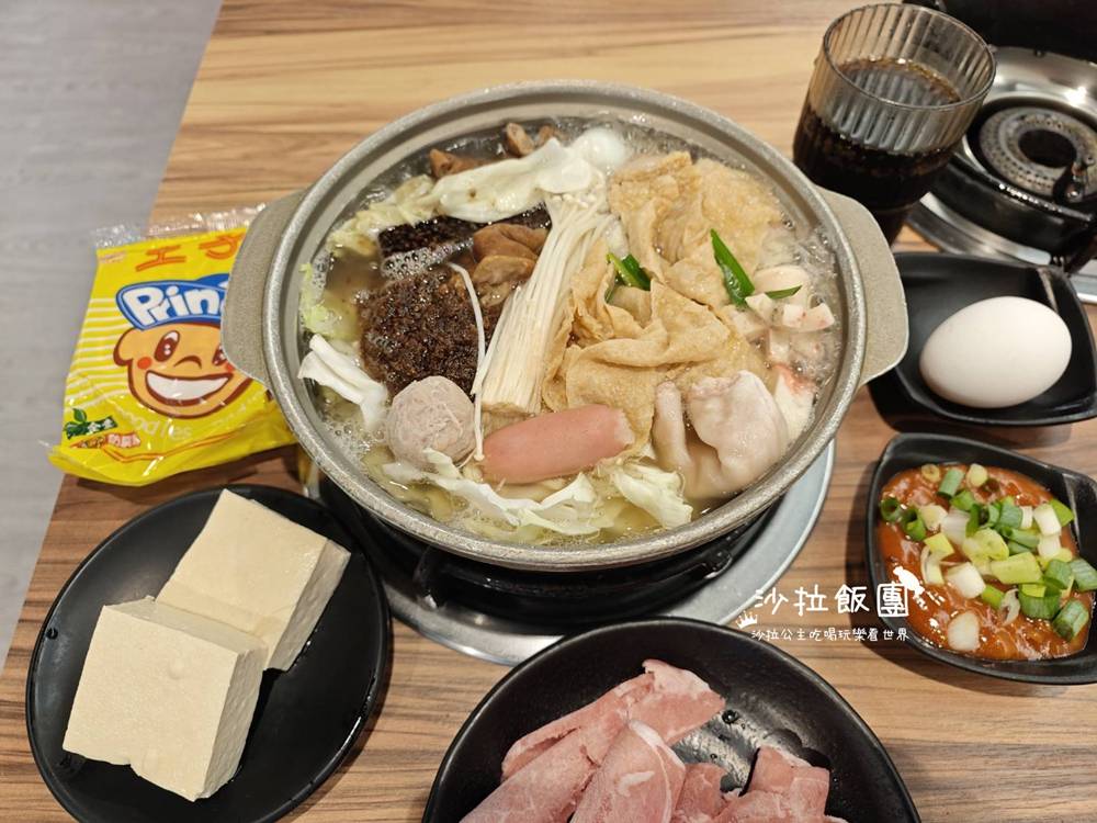 士林夜市新開幕『惡鍋小火鍋』附餐、飲料喝到飽 1 士林夜市新開幕『惡鍋小火鍋』附餐、飲料喝到飽