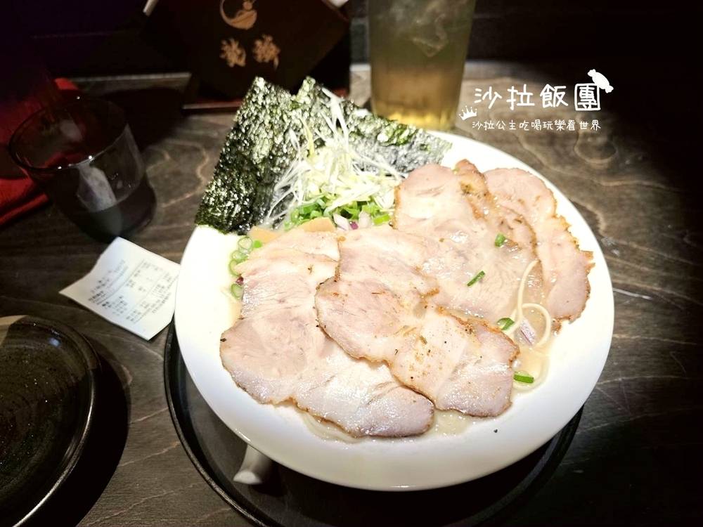 士林夜市新開幕拉麵『龍鱗拉麵士林店』免費加麵加清湯