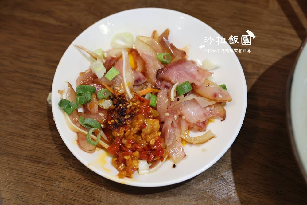 羅東美食『吾春牛肉麵』提供紅茶免費喝