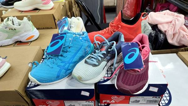 彰化大埔路行李箱、名牌運動鞋特賣會,行李箱最低800元起 36 彰化大埔路行李箱、名牌運動鞋特賣會,行李箱最低800元起